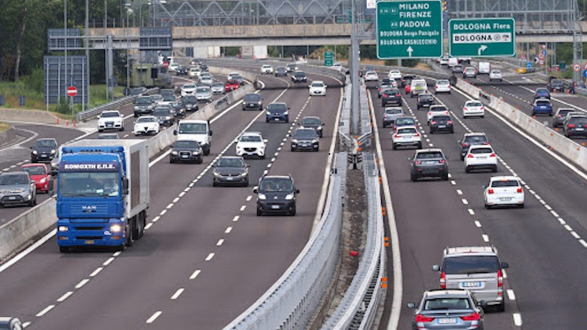 Antitrust sanziona Autostrade per l’Italia, arrivano i rimborsi per il traffico: come funziona