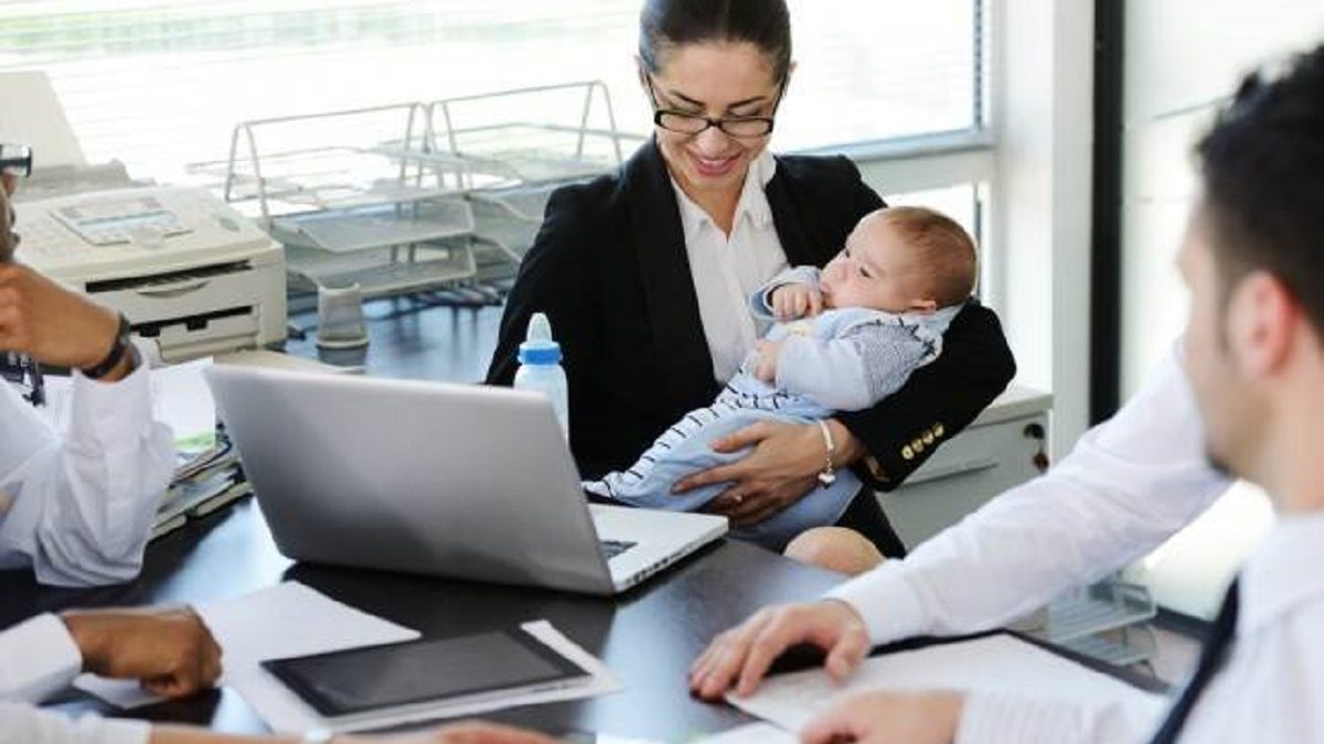 Lavoro, una donna su cinque lascia dopo la nascita di un figlio