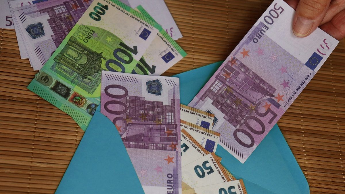 Accordo europeo sul salario minimo, come potrebbero cambiare gli stipendi in Italia