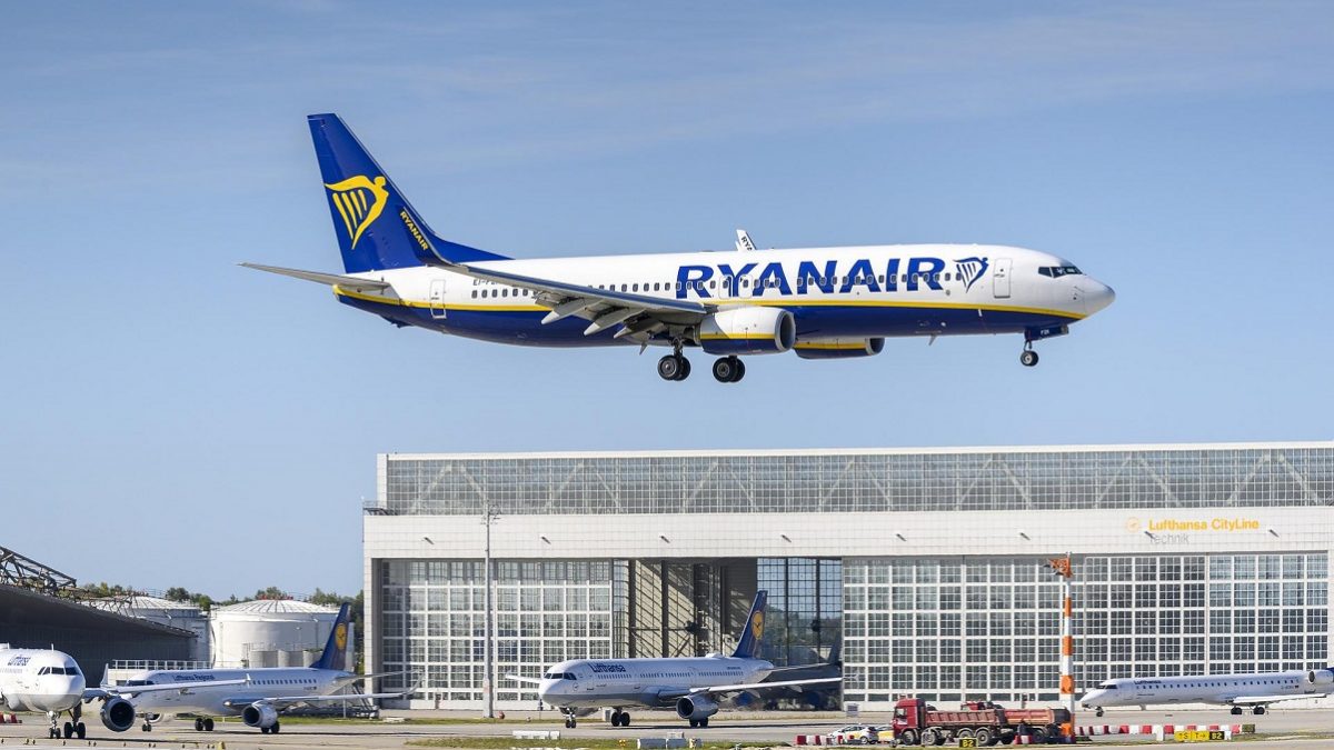 Addio ai voli low cost di Ryaniar, l’annuncio della compagnia aerea: “I prezzi aumenteranno”