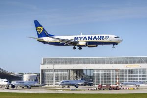 Addio ai voli low cost di Ryaniar, l’annuncio della compagnia aerea: “I prezzi aumenteranno”