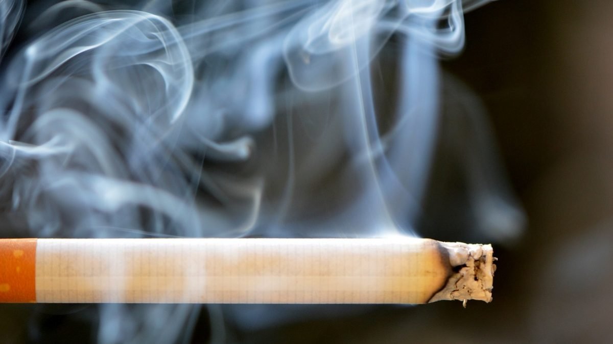 Per il 2023 previsti aumenti per tabacco e sigarette: ecco cosa dice la nuova tassa